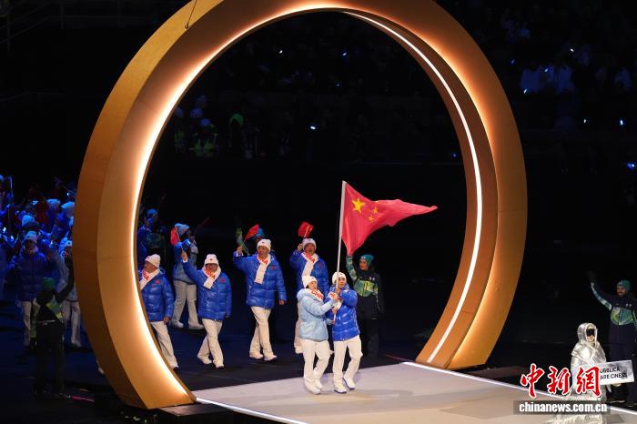 2026米兰-科尔蒂纳冬奥开幕：圣火两城同步点燃，